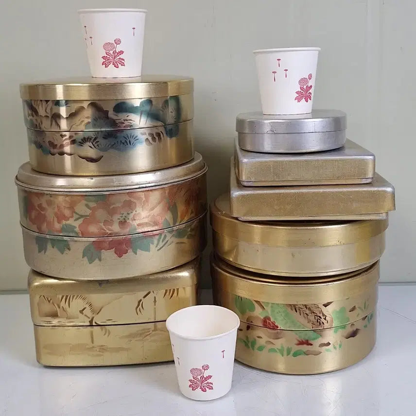 [BUNJANG] Vintage Aluminum Lunch Box &amp; Food Containers Set (8 pcs) / 근대사 수집 자료 옛날 빈티지 양은 도시락 찬합 8점