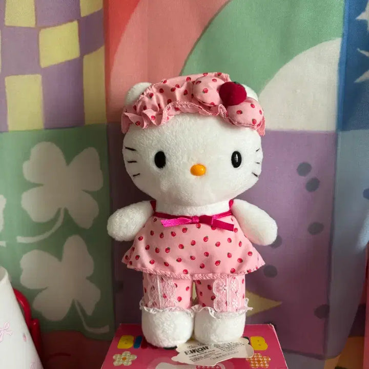 [BUNJANG] Sanrio Ichigo Pajamas / 고전 이치고 파자마 키티