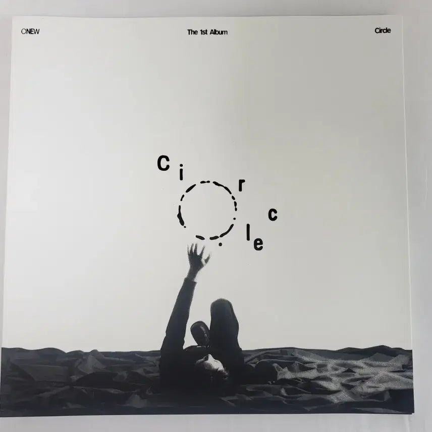 [BUNJANG] Onew The 1st Album Circle Photobook Ver. Poster / 온유 정규 1집 초도 한정 포스터 포함