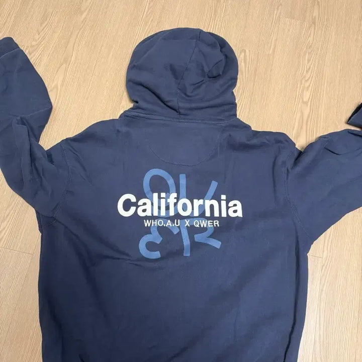 [BUNJANG] QWER WHO.A.U Hoodie / QWER WHO.A.U 후드집업