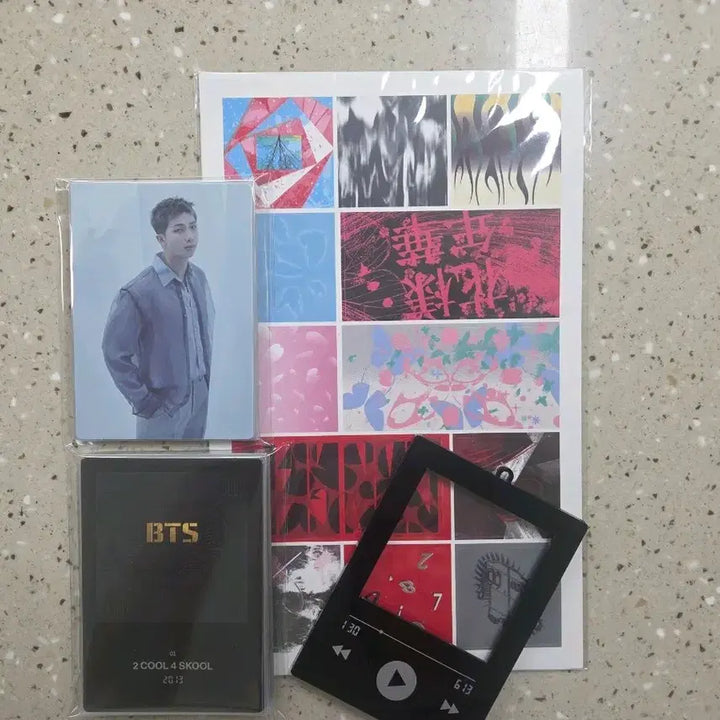 [BUNJANG] BTS Hybe Insight Exhibition Bundle Set Photocard &amp; Photocard Holder / 일괄)방탄 bts 하이브인사이트 포토카드, 포카 홀더  프루프 전시회