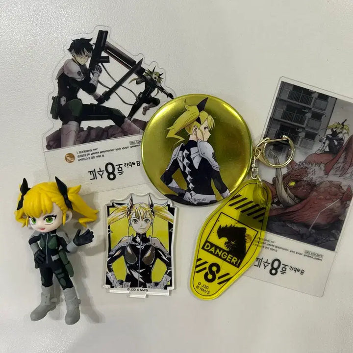 [BUNJANG] Kaiju No. 8 Kiko Shinomiya Bundle Set Acrylic Stand Keyring / 일괄) 괴수 8호 괴팔 시노미야 키코루 피규어 뱃지 아크릴 스탠드 키링
