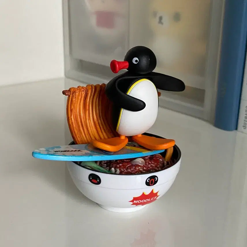 [BUNJANG] Pingu Surfing Ramen Figure (Unsealed) / [단순개봉] 핑구 서핑 라면 피규어