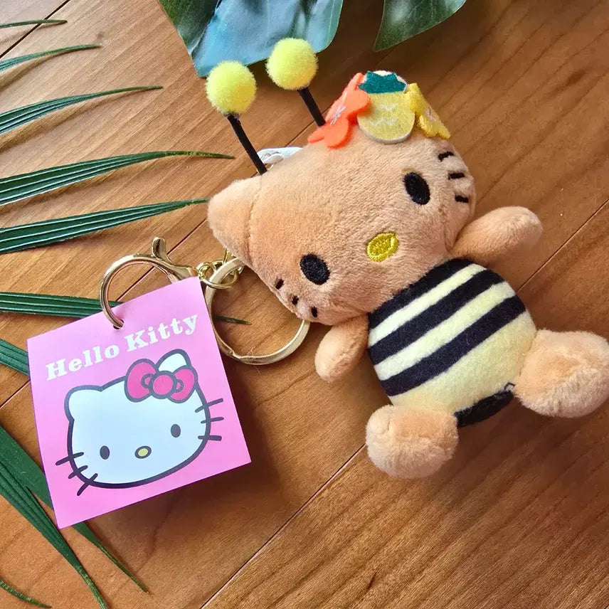 [BUNJANG] Hello Kitty Tanned Honeybee Doll Keychain / (새상품)  태닝한 꿀벌 헬로키티 인형 키링