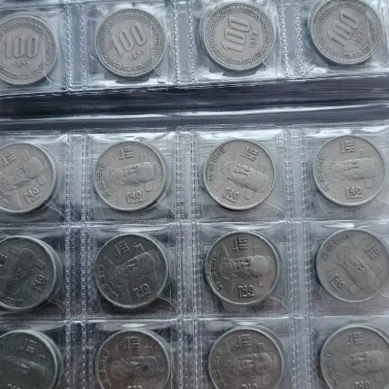[BUNJANG] 1979 100 Won Coin Collection Album (120 Used Coins) / 1979년 구동전100원 동전 수집 앨범(사용제 120개)