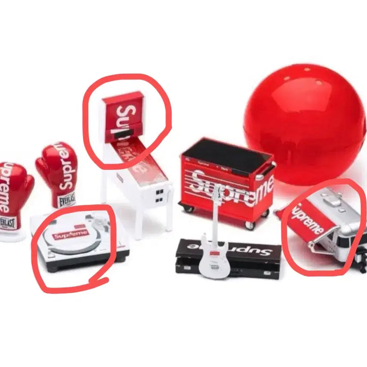 [BUNJANG] Supreme Gacha 3종 Turntable, Camper Van, Pinball Set / 새상품)슈프림 가챠 3종 턴테이블,캠핑카,핀볼