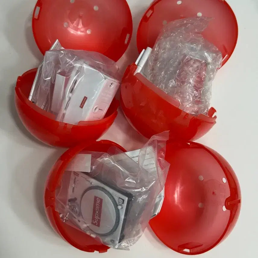[BUNJANG] Supreme Gacha 3종 Turntable, Camper Van, Pinball Set / 새상품)슈프림 가챠 3종 턴테이블,캠핑카,핀볼