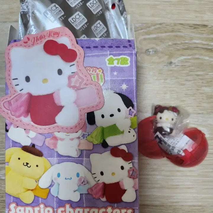 [BUNJANG] Sanrio Hugugu Hello Kitty Figure / 산리오 캐릭터 HUGUGU 헬로키티 판매합니다~