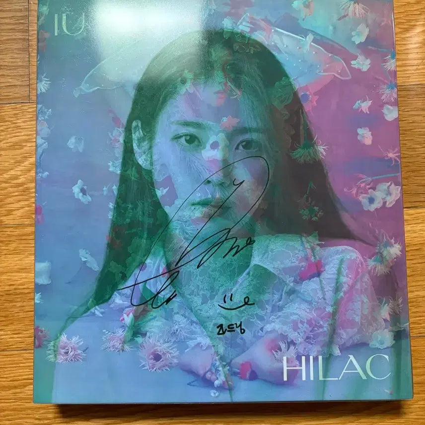 [BUNJANG] IU LILAC Signed Album 2 Types (BYLAC/HILAC) / 아이유 LILAC 친필 사인 앨범 2종(BYLAC/HILAC) 판매합니다