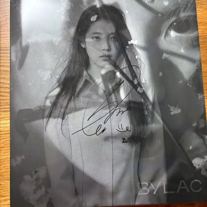[BUNJANG] IU LILAC Signed Album 2 Types (BYLAC/HILAC) / 아이유 LILAC 친필 사인 앨범 2종(BYLAC/HILAC) 판매합니다