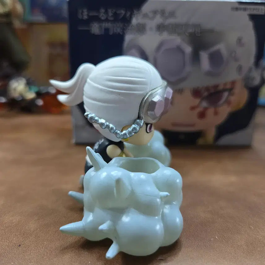 [BUNJANG] Demon Slayer Tengen Uzui Figure / 귀멸의칼날 귀칼 우즈이 텐겐 피규어