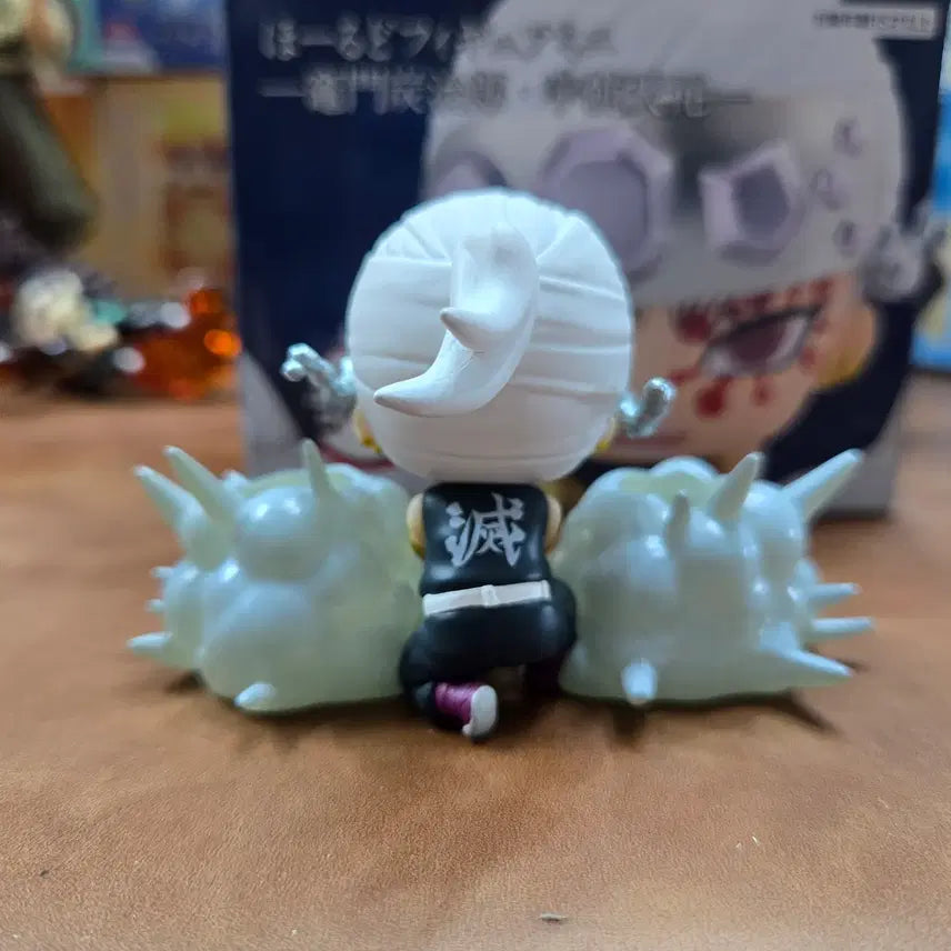 [BUNJANG] Demon Slayer Tengen Uzui Figure / 귀멸의칼날 귀칼 우즈이 텐겐 피규어