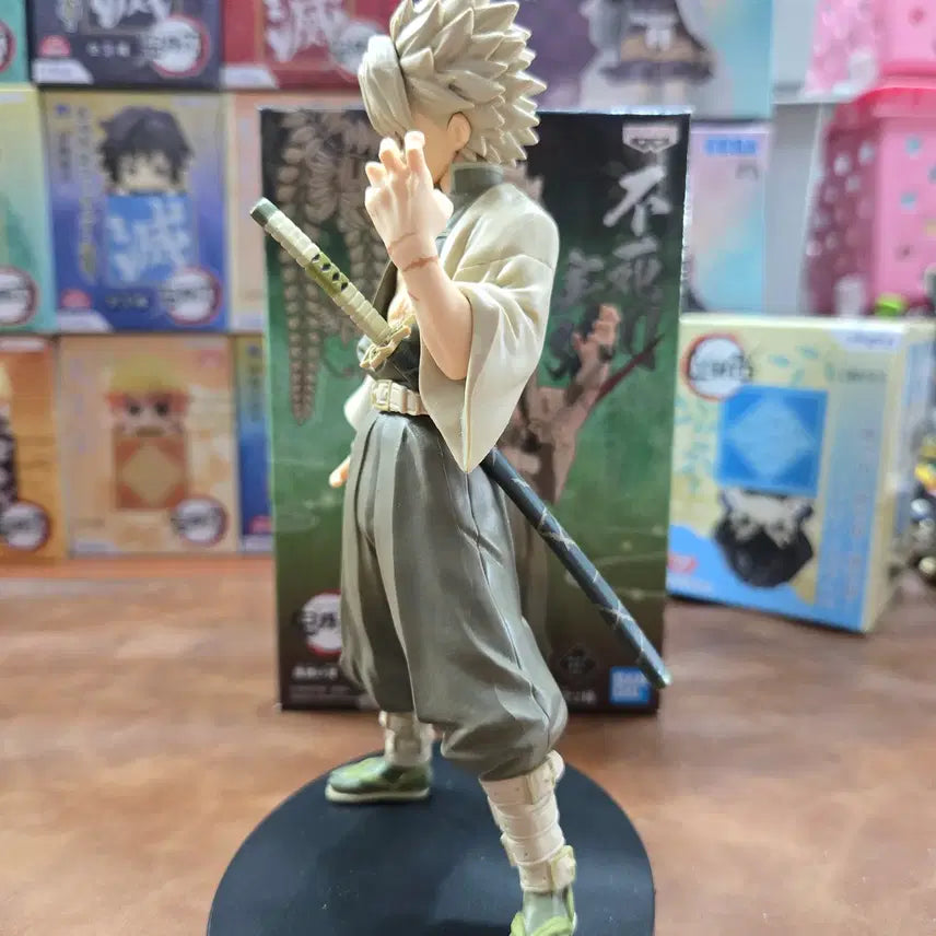 [BUNJANG] Demon Slayer Sanemi Shinazugawa Figure / 귀멸의칼날 귀칼 피규어 사네미