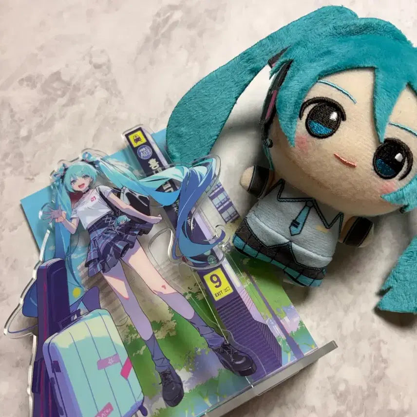 [BUNJANG] Hatsune Miku Hongdae Acrylic Stand &amp; Chibi Figure Set / 하츠네 미쿠 홍대 아크릴 스탠드 및 치비
