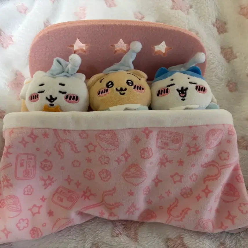 [BUNJANG] Chiikawa Oyasumi Sya Sya Bedtime Plush Doll / 치이카와 오야스미 스야스야 침대 인형