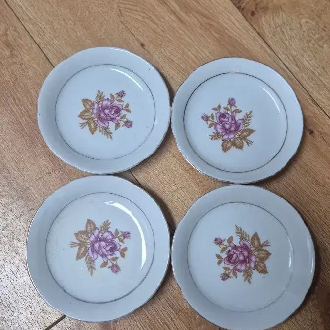 [BUNJANG] Vintage Floral Pattern Plate Set (4 Pieces) / 근대사 꽃무늬 접시 4개 세트
