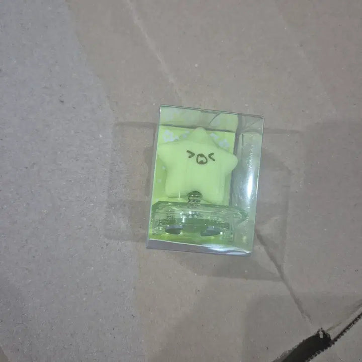[BUNJANG] NCT Haechan Official Lightstick Cap Charm Sealed / [미개봉] 엔시티 해찬 응원봉 캡찹 양도