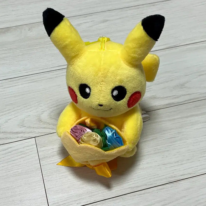 [BUNJANG] Pokemon Pikachu Flower Bouquet Doll Keychain (Authentic) / 포켓몬스터 정품 피카츄 꽃다발 인형 키링 택 O