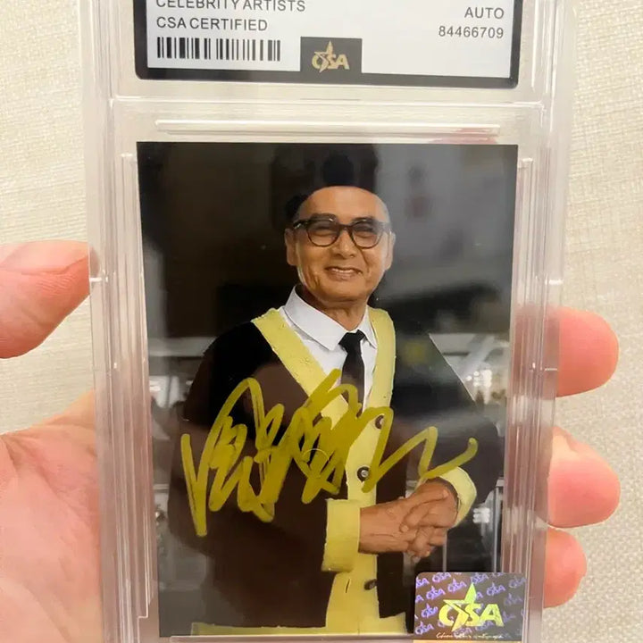 [BUNJANG] Chow Yun-fat Autographed Photocard / 주윤발 친필싸인 포토카드 | CSA 인증 케이스 포함 | 소장용 최상급