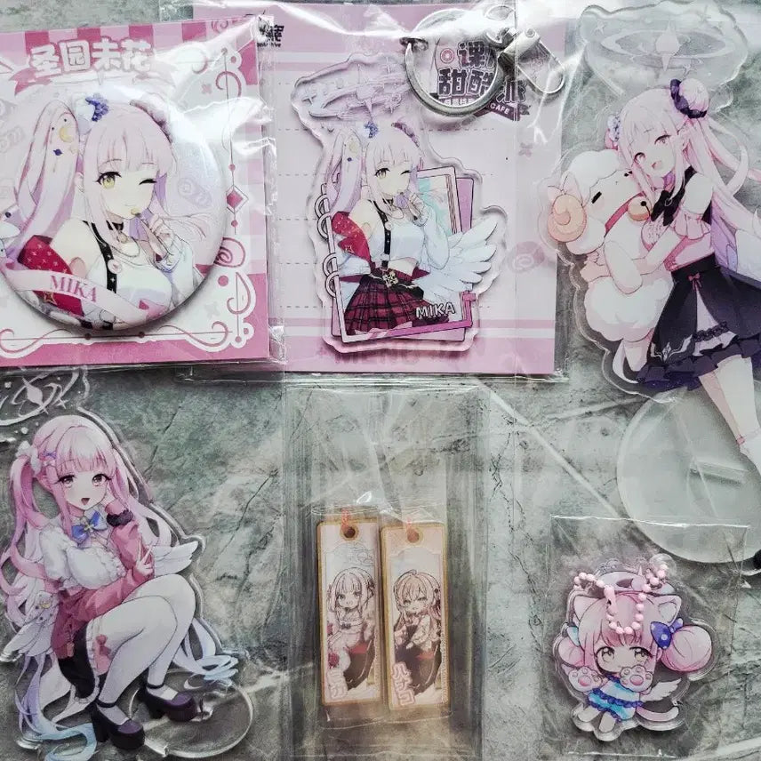 [BUNJANG] Blue Archive Nagisa, Mika Acrylic, Glitter, Diorama, Keyring Bundle Set / 블루아카이브 미카 아크릴 및 글리터, 디오라마, 키링 등 일괄