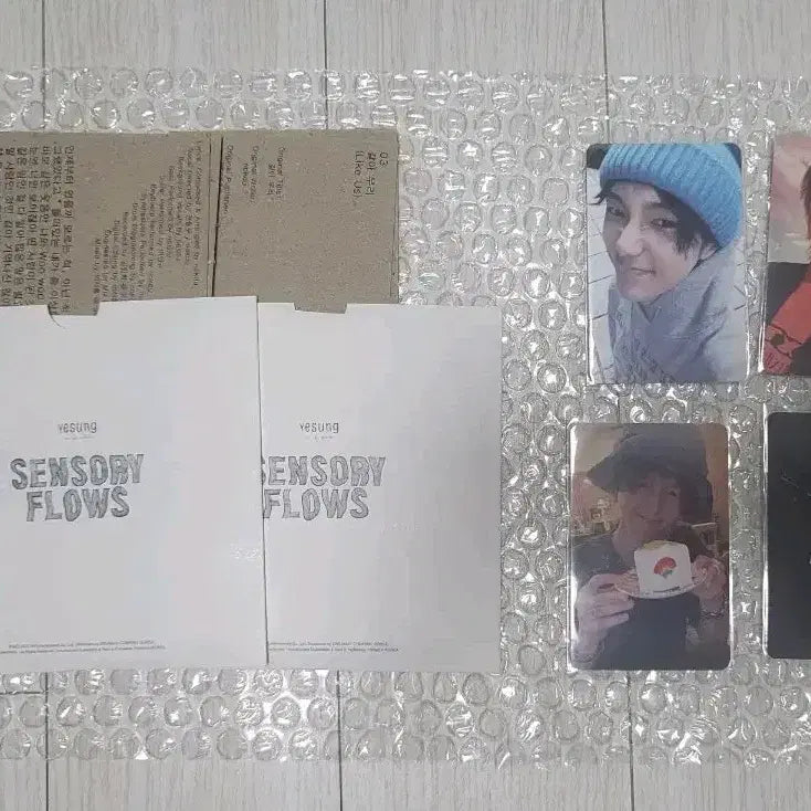 [BUNJANG] Yesung 1st Album Sensory Flows with 2 Types of POB / 예성 정규 1집 2종 세트 - 특전 포카 &amp; 초도한정 포스터 포함