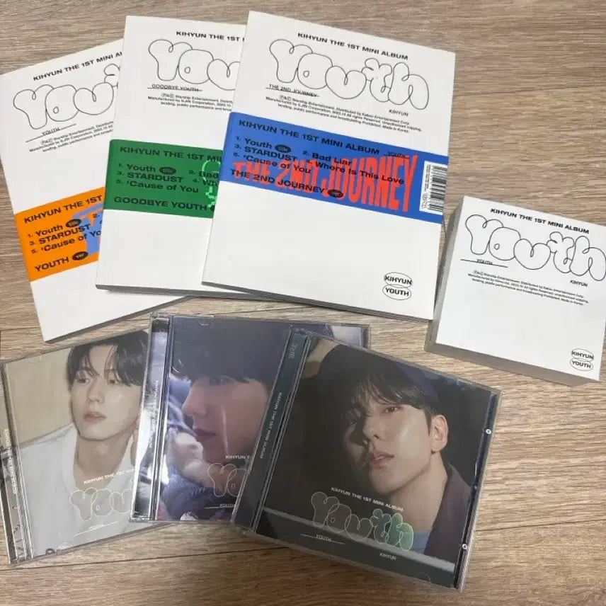 [BUNJANG] MONSTA X Kihyun Solo 1, 2 Album Photobook Bundle Set / 몬스타엑스 기현 솔로 1,2집/포토북/특전/포카 28장 일괄
