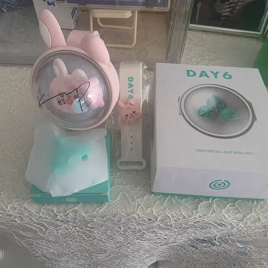 [BUNJANG] DAY6 Official Lightstick Full Set / 마데워치 풀세트 판매합니다