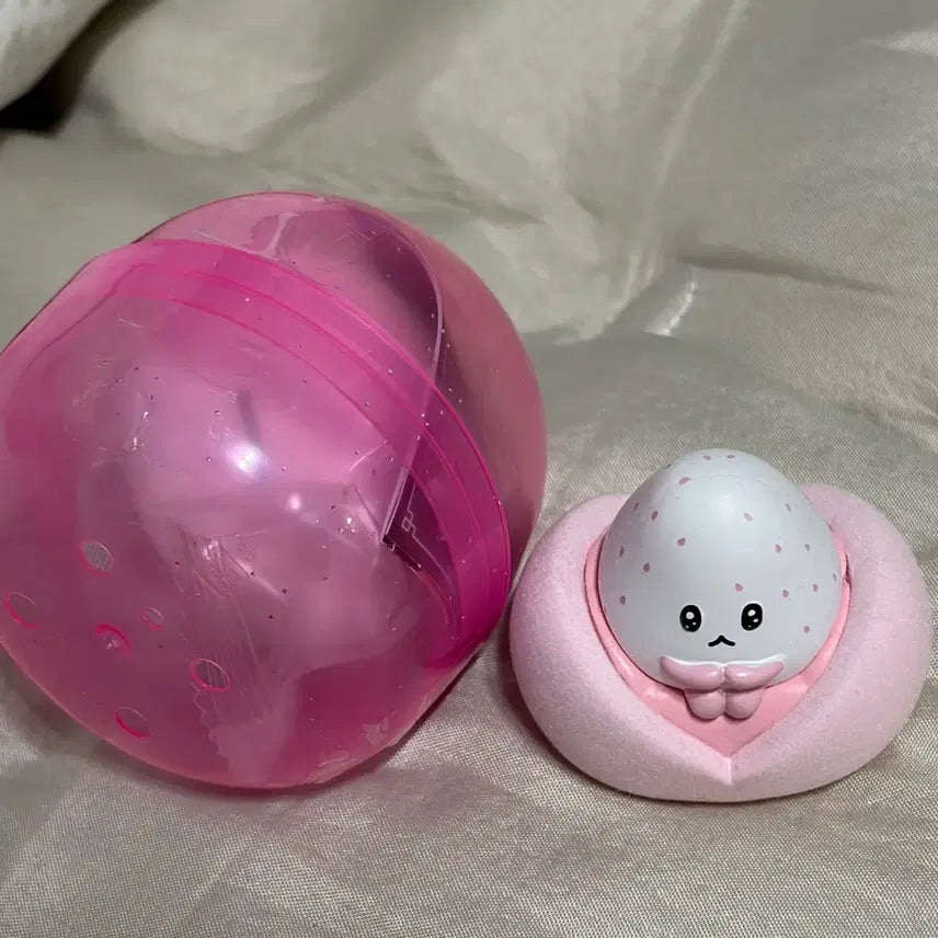 [BUNJANG] Daifuku Strawberry Mochi Gachapon / 다이후쿠 - 딸기 찹쌀떡 가챠