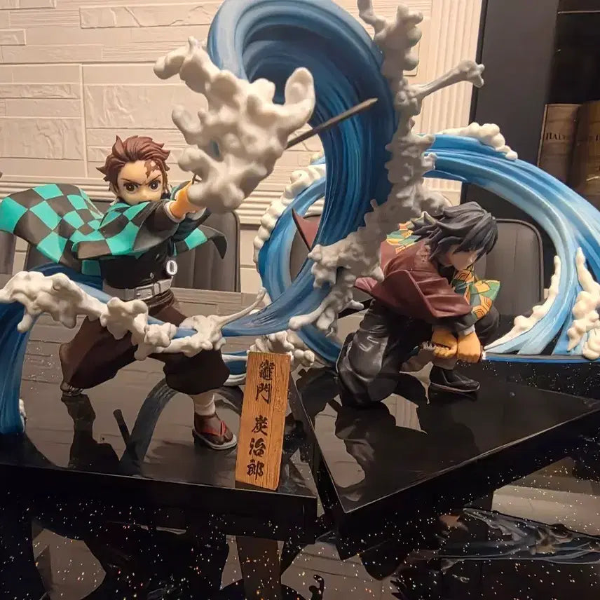 [BUNJANG] Demon Slayer Tanjiro &amp; Giyu Figure Bundle / 귀멸의 칼날 피규어 탄지로 ,기유 일괄