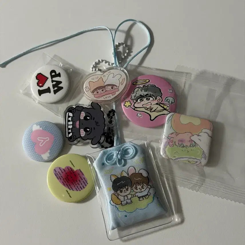 [BUNJANG] DAY6 Young K Wonpil Pin Button Keyring Bundle Set / 데이식스 영케이 원필 비공굿 핀버튼 키링 영필