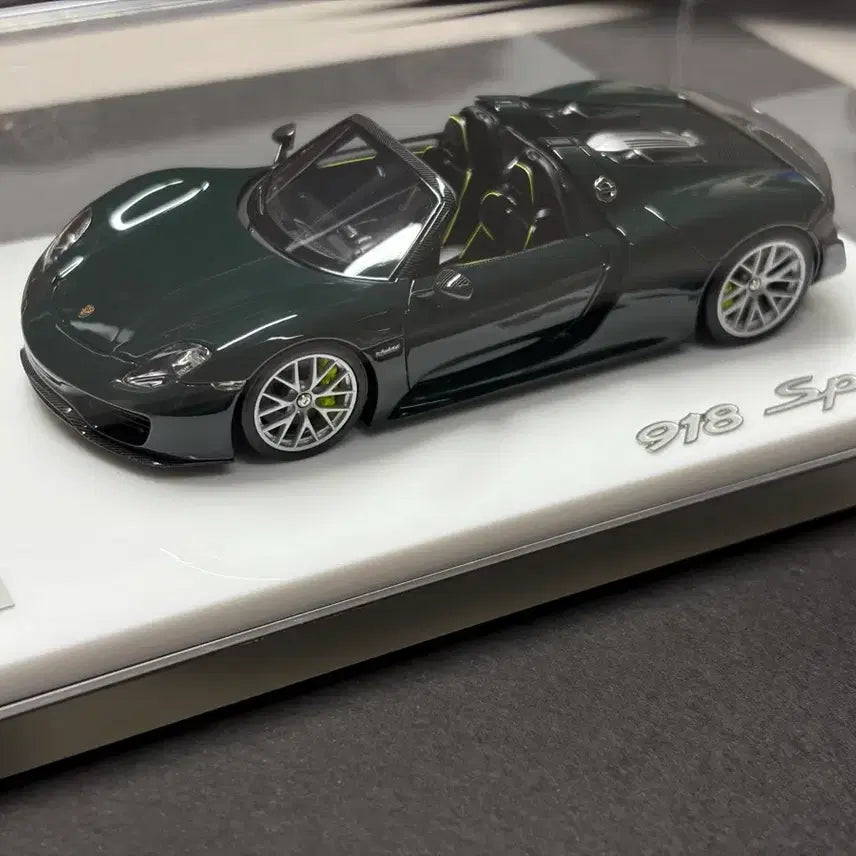 [BUNJANG] 1:43 Scale Resin Porsche 918 Spyder Model Car / Makeup 1:43 레진 포르쉐 918 스파이더 1/43 자동차 모형