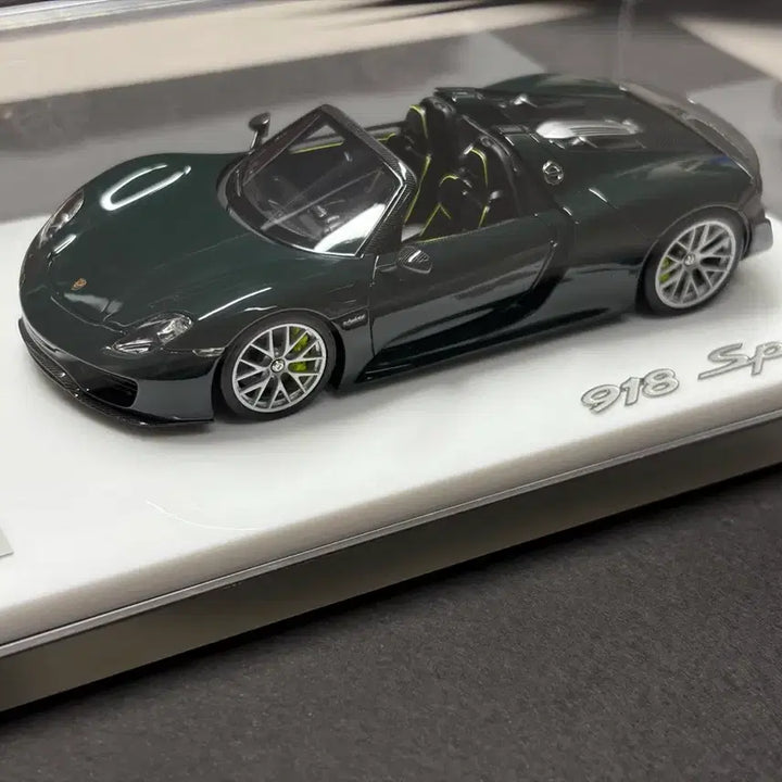 [BUNJANG] 1:43 Scale Resin Porsche 918 Spyder Model Car / Makeup 1:43 레진 포르쉐 918 스파이더 1/43 자동차 모형