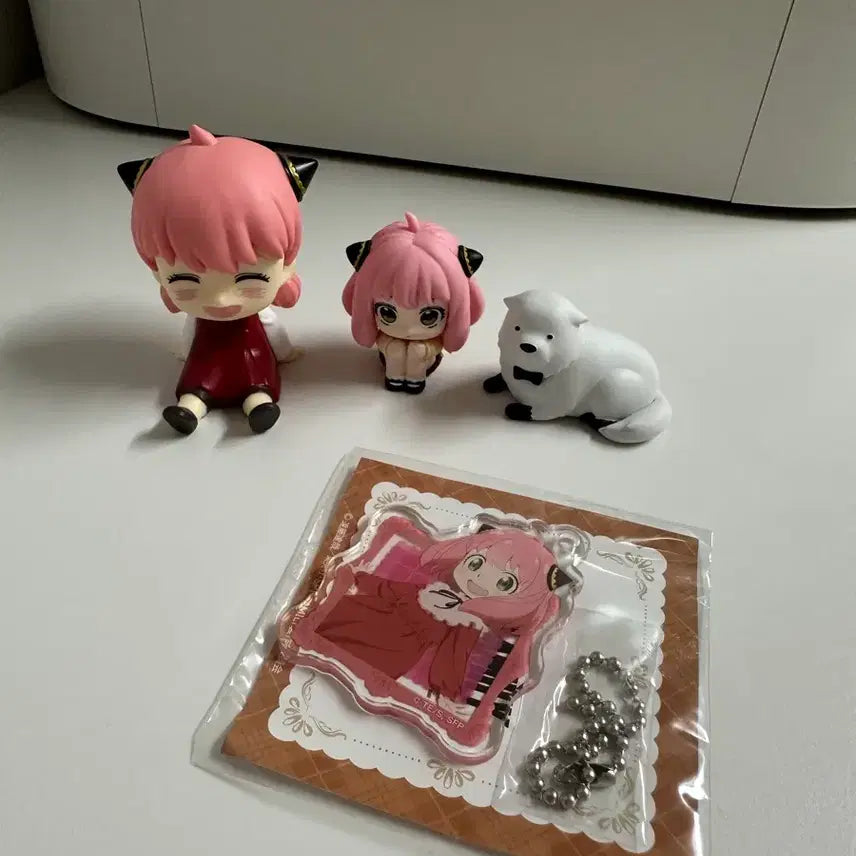 [BUNJANG] Spy x Family Anya Forger Figure &amp; Acrylic Keychain Bundle Set / 스파이패밀리 아냐 포저 굿즈 일괄