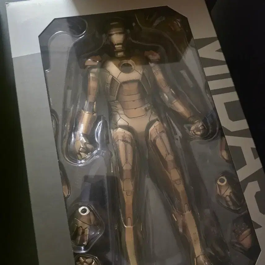 [BUNJANG] Hot Toys Iron Man Mark XXI Midas (Gold Ver.) Figure / 핫토이 피규어 골드 아이언맨 마크21 미다스