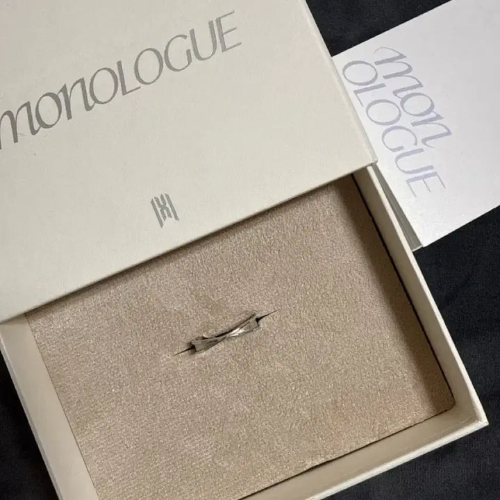 [BUNJANG] MONSTA X 10th Anniversary Silver Ring (Excludes Photocard) / 몬스타엑스 10주년 반지 (포카x)