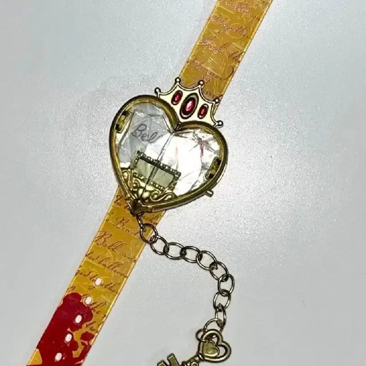 [BUNJANG] Disney Princess Magic Heart Wristwatch Vintage Toy / 디즈니 프린세스 매직하트 손목시계 고전문구 고전완구