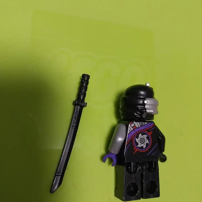 [BUNJANG] LEGO Ninjago Nindroid Minifigure Model 2 / 레고 닌자고 닌드로이드 미니피규어 모델 2 검은 칼