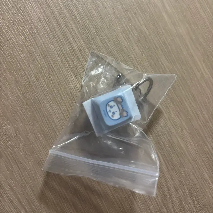 [BUNJANG] Chiikawa "Monjigwi" Kani Keycap / 치이카와 먼작귀 카니 키캡