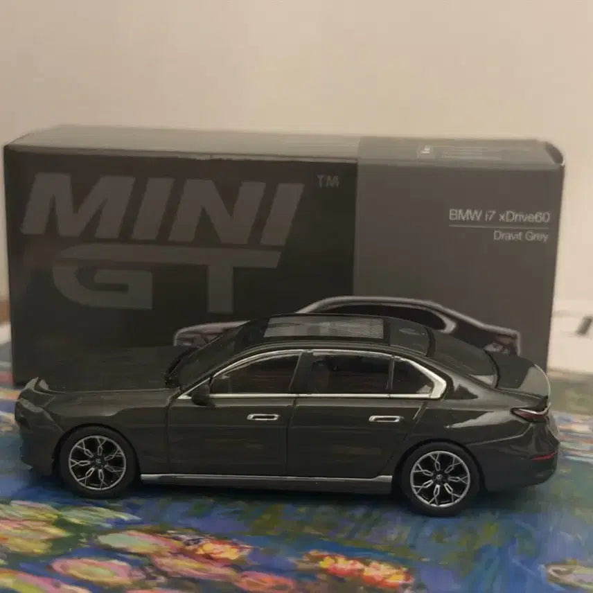 [BUNJANG] Mini GT 1:64 BMW i7 xDrive60 Dark Grey / 1:64 미니지티 i7 다크 그레이