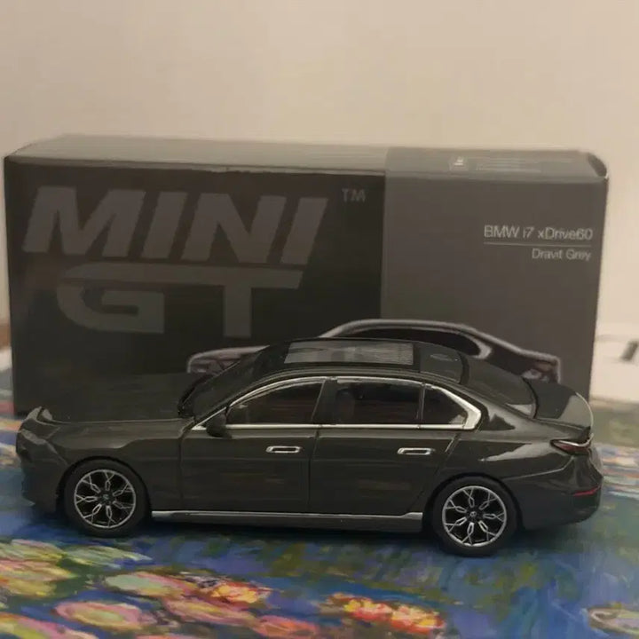 [BUNJANG] Mini GT 1:64 BMW i7 xDrive60 Dark Grey / 1:64 미니지티 i7 다크 그레이