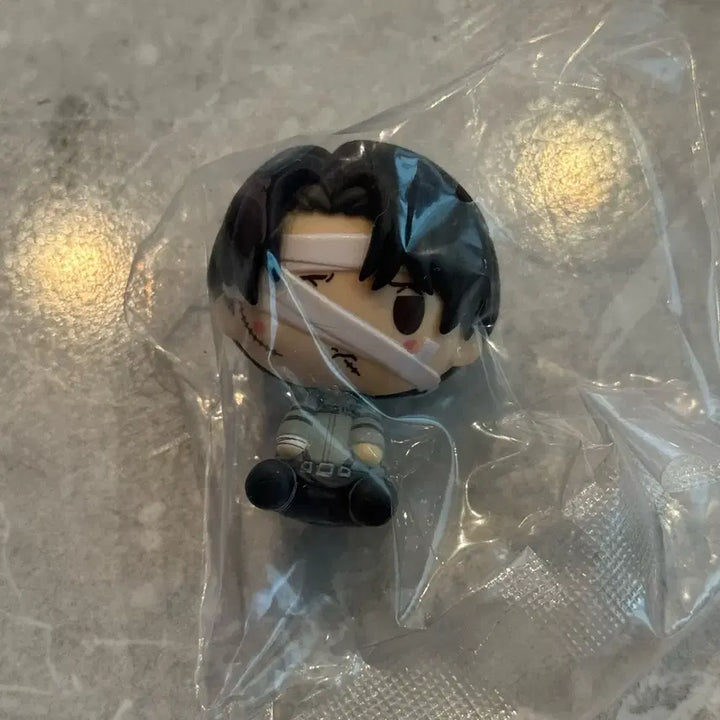 [BUNJANG] Ichiban Kuji Attack on Titan Levi Chokonokko Figure / 제일복권 진격의거인 각자의결의 쿠지 리바이 초코노코