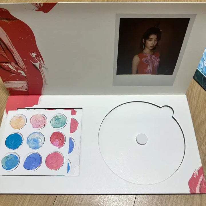 [BUNJANG] IU Palette Album Hand-signed Photocard / 아이유 팔레트 앨범 친필 Palette IU