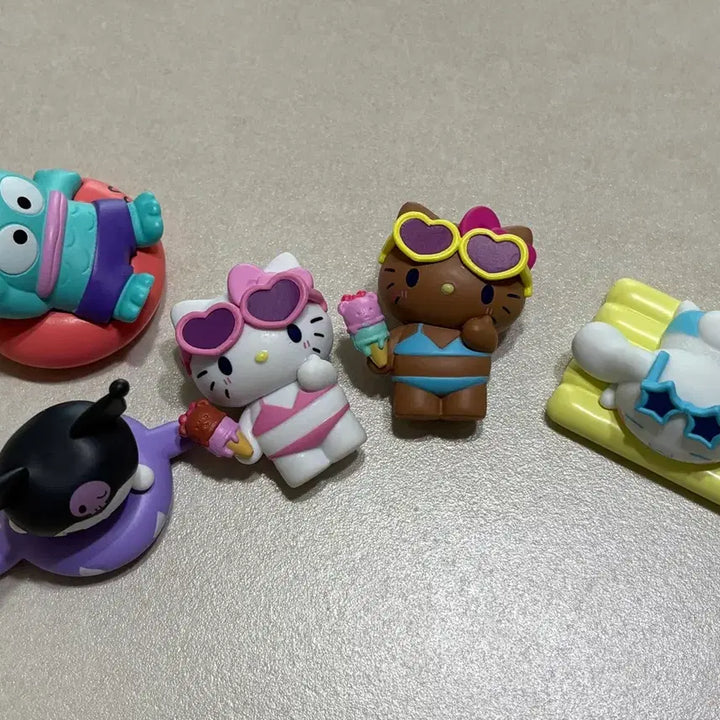 [BUNJANG] Sanrio Poolside Fun Gacha Set (Includes Rare) / 산리오 모두의 풀 수영 가챠 5종 일괄 (레어 포함)