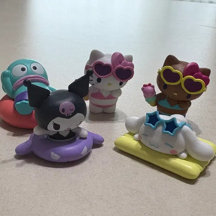 [BUNJANG] Sanrio Poolside Fun Gacha Set (Includes Rare) / 산리오 모두의 풀 수영 가챠 5종 일괄 (레어 포함)