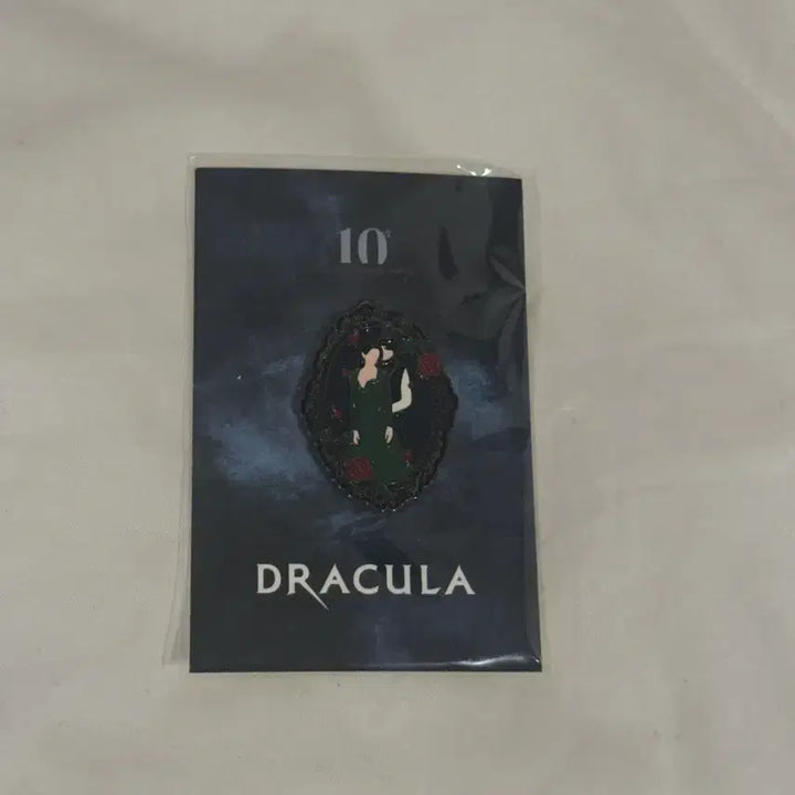 [BUNJANG] Sealed Musical Pins: Ben-Hur, Hadestown, Dracula, Beethoven, and More / 미개봉 뮤지컬 벤허 하데스타운 베토벤 드라큘라등 뱃지 판매합니다!