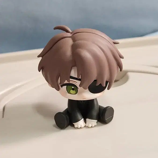[BUNJANG] Gwedam Chulgeun Baeksahun Sitting Figure (Open Box, Photocard Included) / 괴담출근 피규어 백사헌 (현물, 박스없음, 포카있음) 모두앉아  랜덤 피