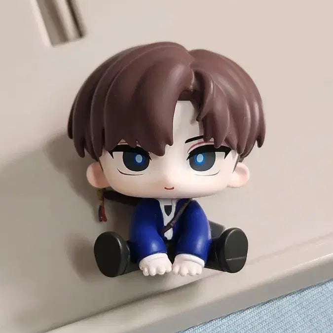 [BUNJANG] Gye-dam Chul-geun Choi Yo-won Seated Figure (Opened, Photocard Included) / 괴담출근 최요원 모두앉아 피규어 (현물, 박스없음, 포카있음)