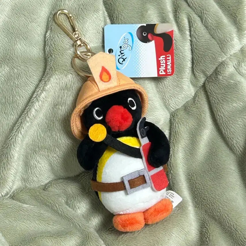 [BUNJANG] Pingu Firefighter Costume Plush Keychain / 택0,새상품) 핑구 소방관 코스튬 인형 키링