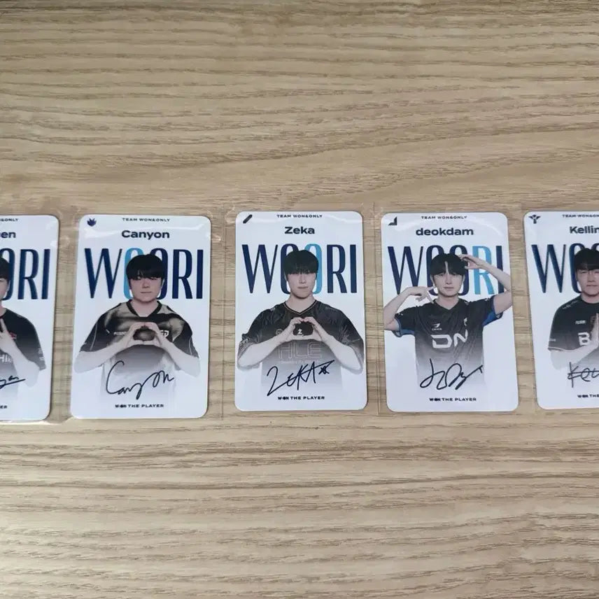 [BUNJANG] Woori Bank LCK Player Photocard Bundle Set (Kingen, Canyen, Zeka, Deokdam, Kellin) / 우리은행 LCK 포카 일괄 판매합니다(킹겐 캐니언 제카 덕담 켈린)