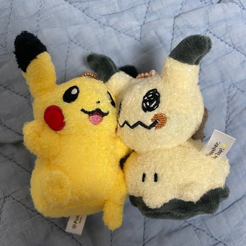 [BUNJANG] Pokemon Ditto Playground Gacha Magnet Mascot Pikachu &amp; Cutiefly / 포켓몬 메타몽 놀이터 가챠 마그넷 마스코트 (볼찰싹) 피카츄 + 따라큐